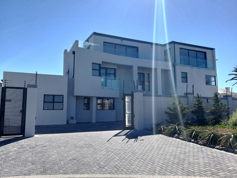 7 Bedroom Property for Sale in Melkbosstrand Central Western Cape